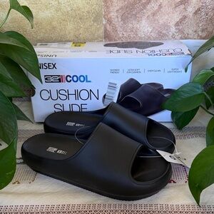 NEW 32 Degrees Unisex Cushion Slide Black Sandals Size S Women’s 6-7 | Men’s 4-5